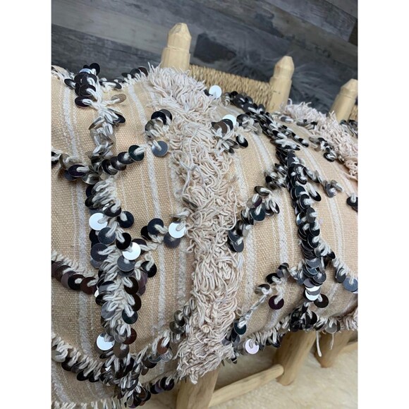 Vintage Moroccan Handira Pillow, Berber Wedding Blanket Cushion 03YS00896 - Picture 3 of 10